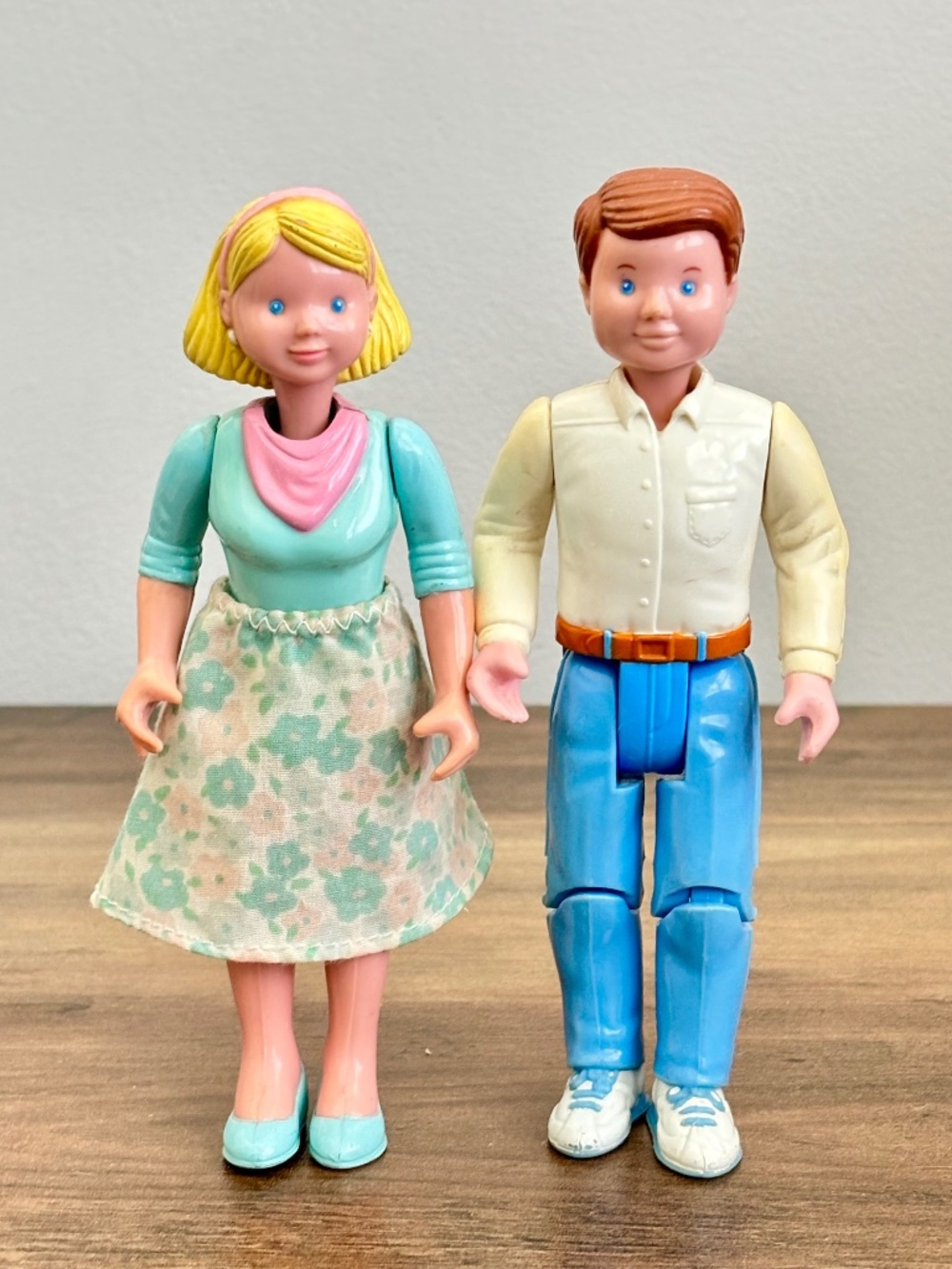 VINTAGE 1993 Fisher-Price Loving Family Dream Dollhouse Blonde Mom Skirt Dad SET